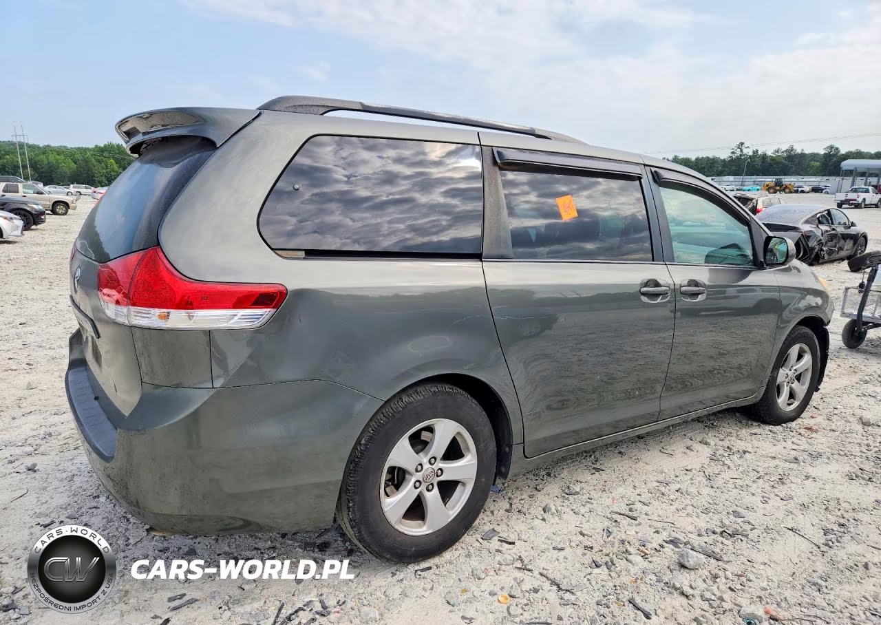 2012 Toyota Sienna Le VIN:5TDKK3DC0CS210088 - 3
