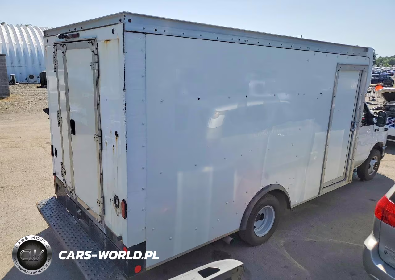 2022 Ford Econoline E350 Super Duty Cutaway Van VIN:1FDWE3FK5NDC05699 - 3