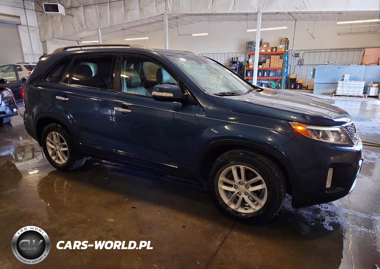 2014 Kia Sorento Lx VIN:5XYKT3A61EG475730 - 4