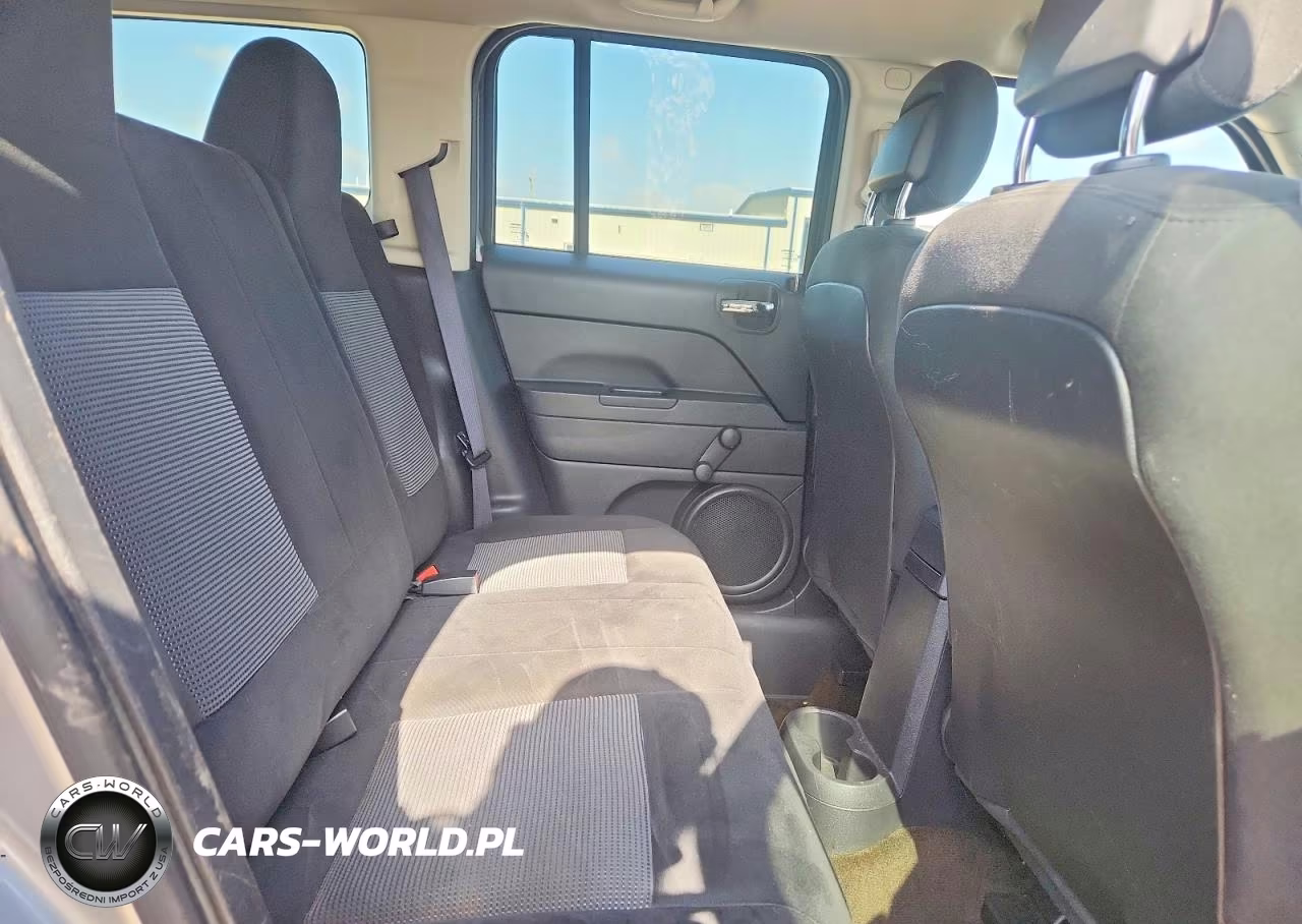 2016 Jeep Patriot Sport VIN:1C4NJPBA1GD679197 - 11