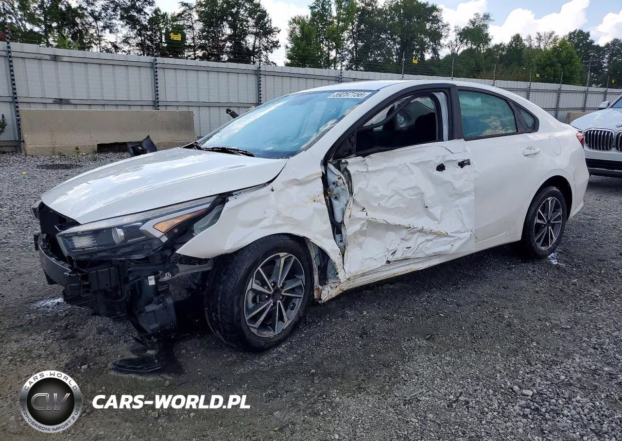 2023 Kia Forte Lxs – zdjęcie 1 z 12