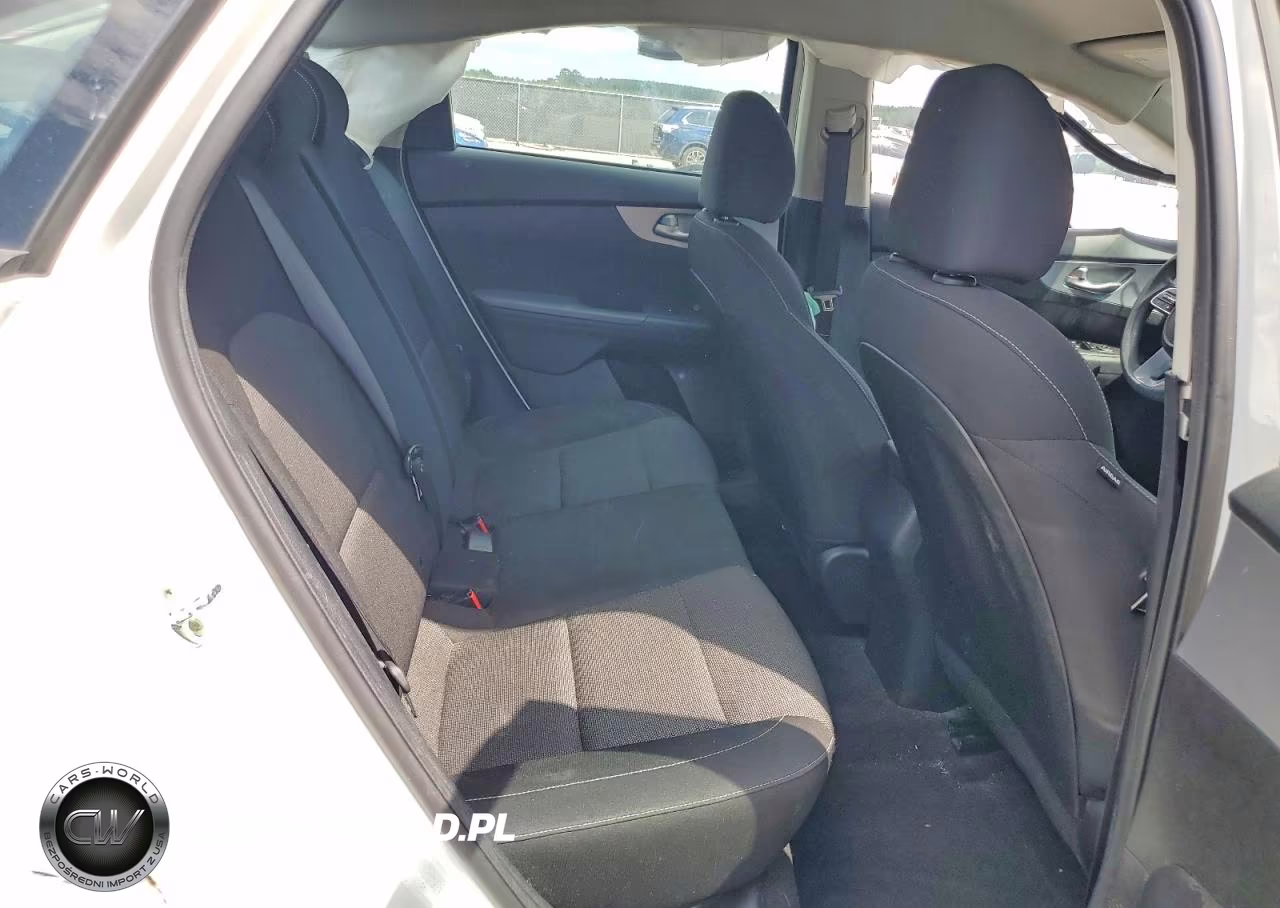 2023 Kia Forte Lxs VIN:3KPF24AD2PE530680 - 10