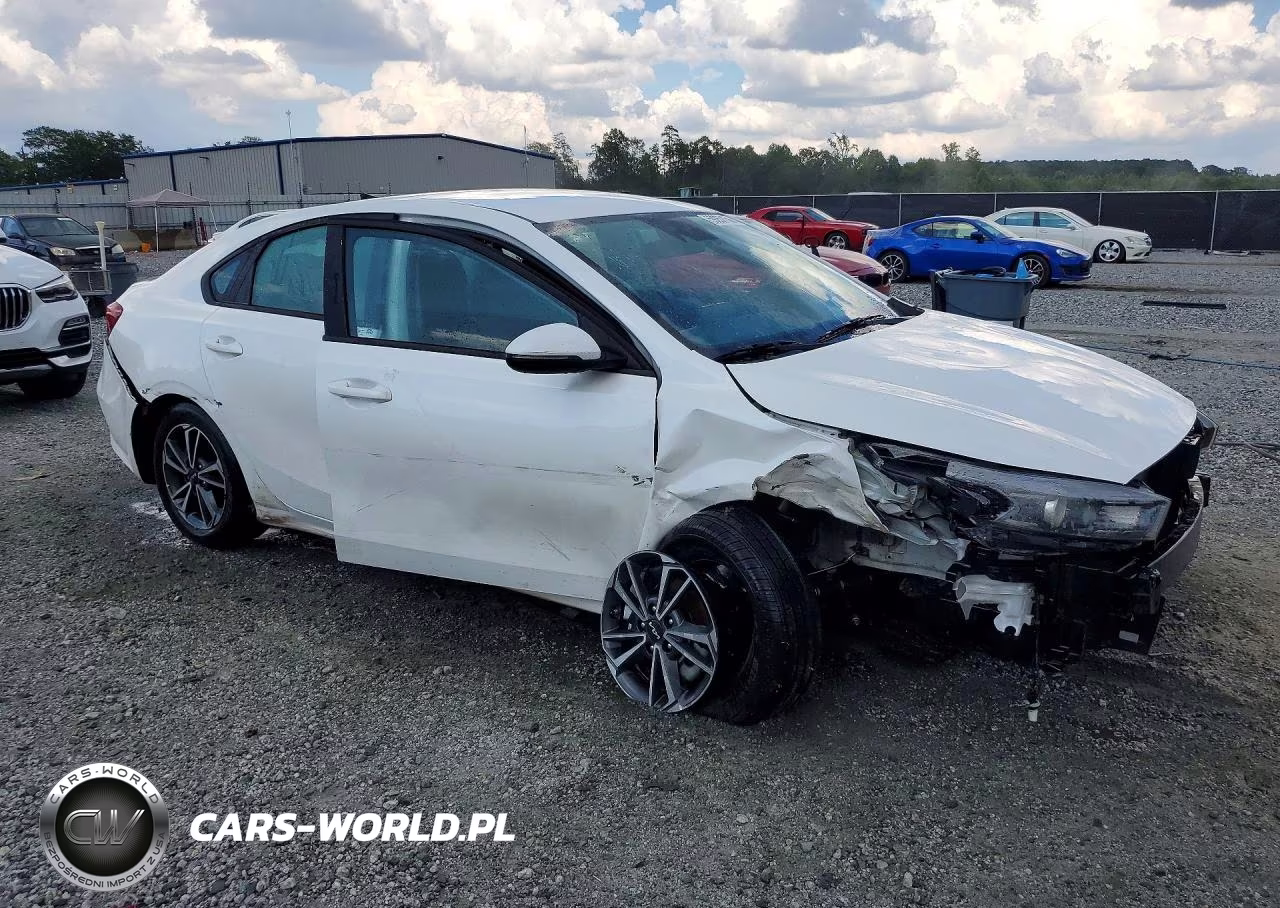 2023 Kia Forte Lxs VIN:3KPF24AD2PE530680 - 4