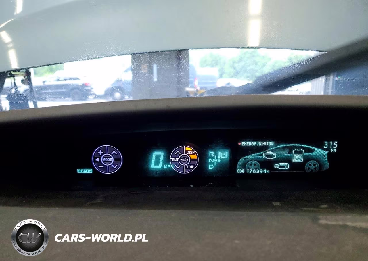 2014 Toyota Prius Plug-In Hybrid Base VIN:JTDKN3DP6E3049440 - 9