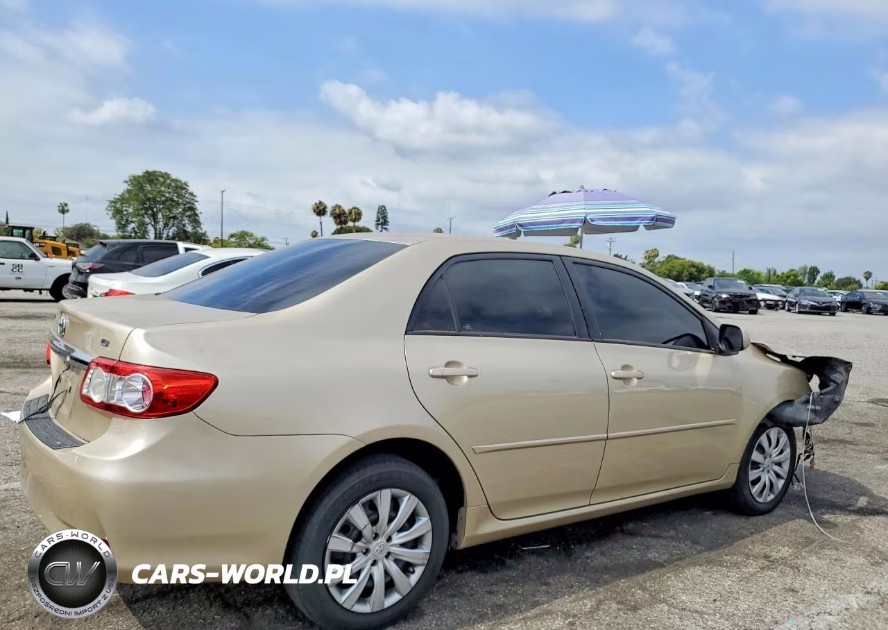 2013 Toyota Corolla Le VIN:5YFBU4EE3DP106608 - 3