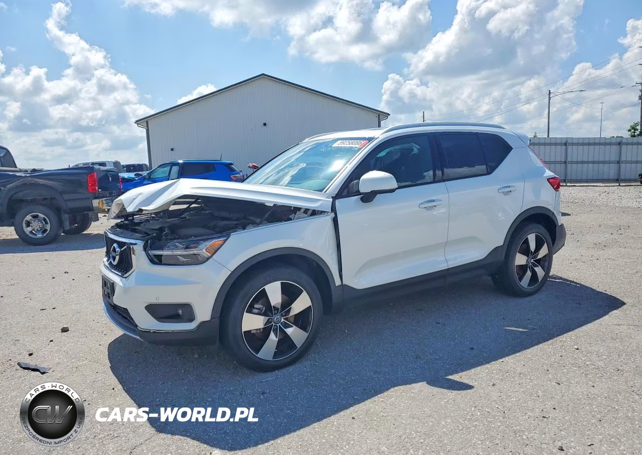 2021 Volvo Xc40 T5 Momentum