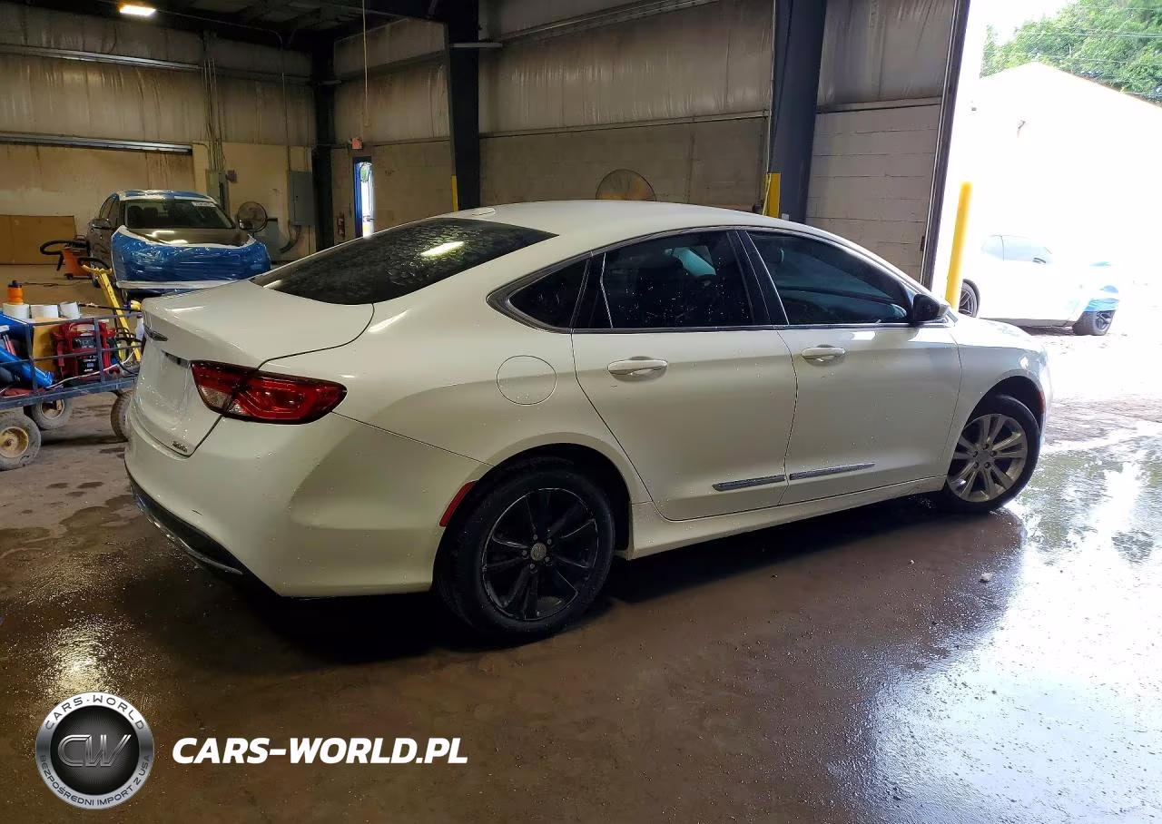 2015 Chrysler 200 Limited VIN:1C3CCCAB2FN528953 - 3