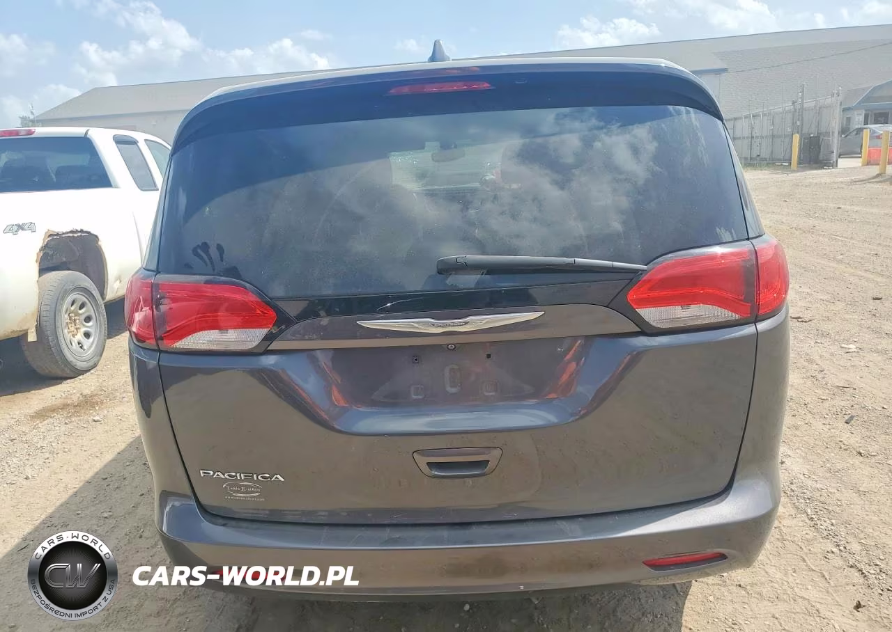 2017 Chrysler Pacifica Touring VIN:2C4RC1DG7HR533704 - 6