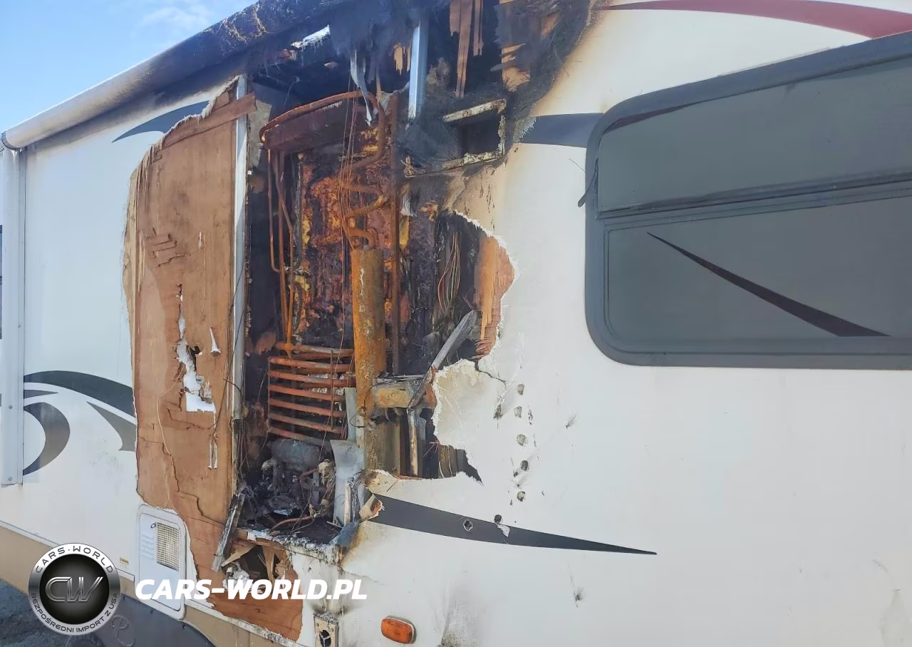 2012 Keystone Sprinter Camper VIN:4YDT32724C1531169 - 9