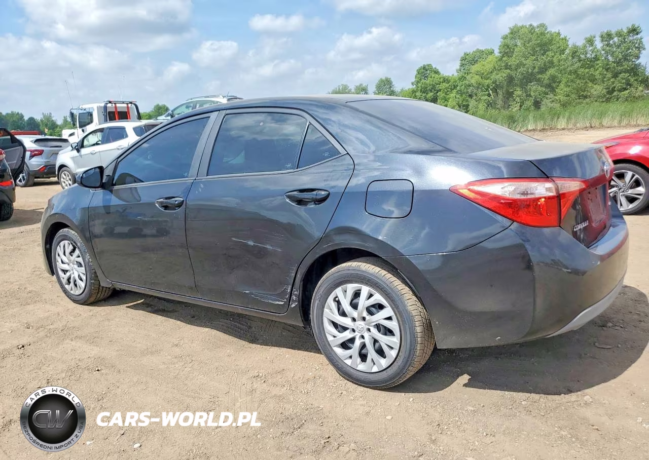 2018 Toyota Corolla Le VIN:5YFBURHEXJP812446 - 2