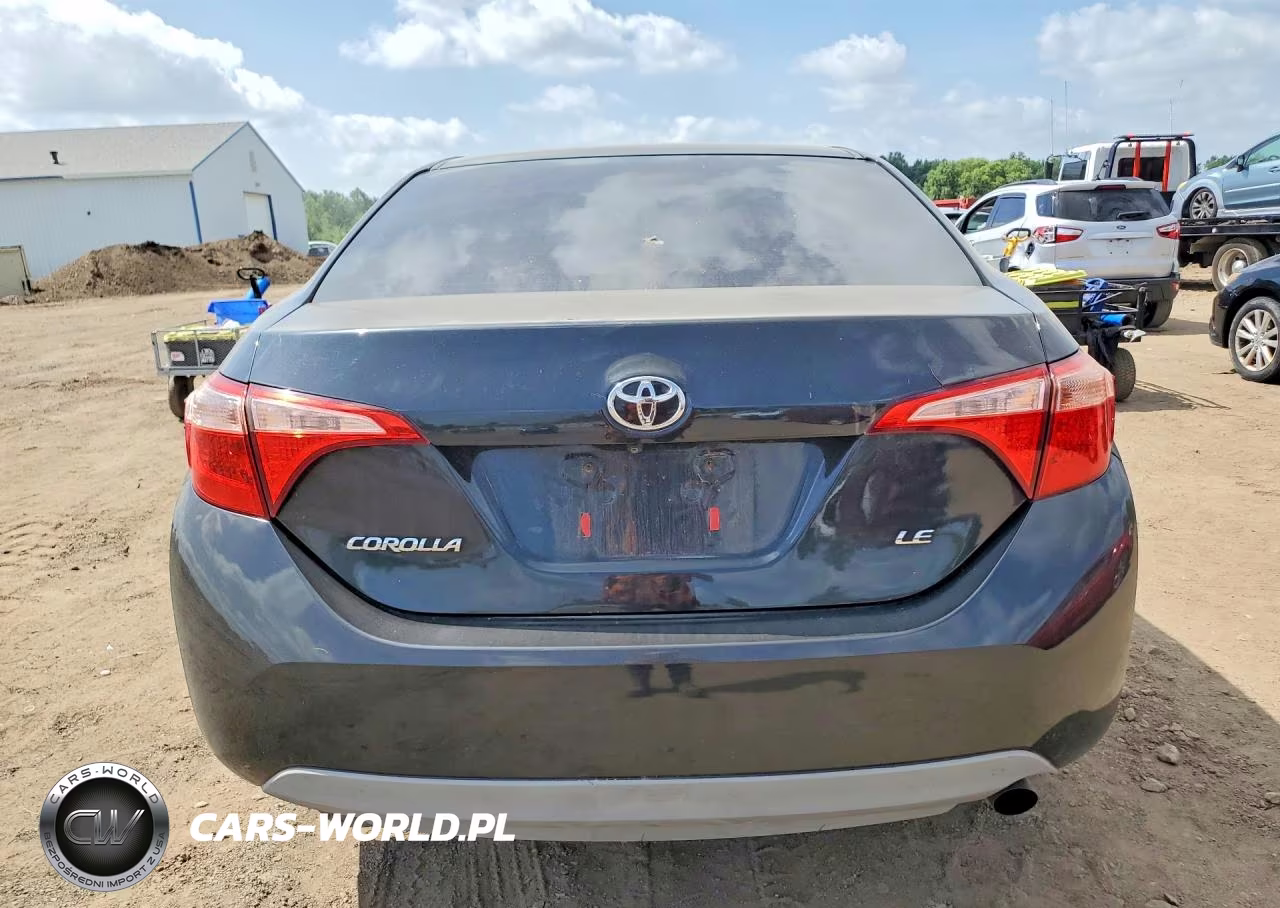 2018 Toyota Corolla Le VIN:5YFBURHEXJP812446 - 6