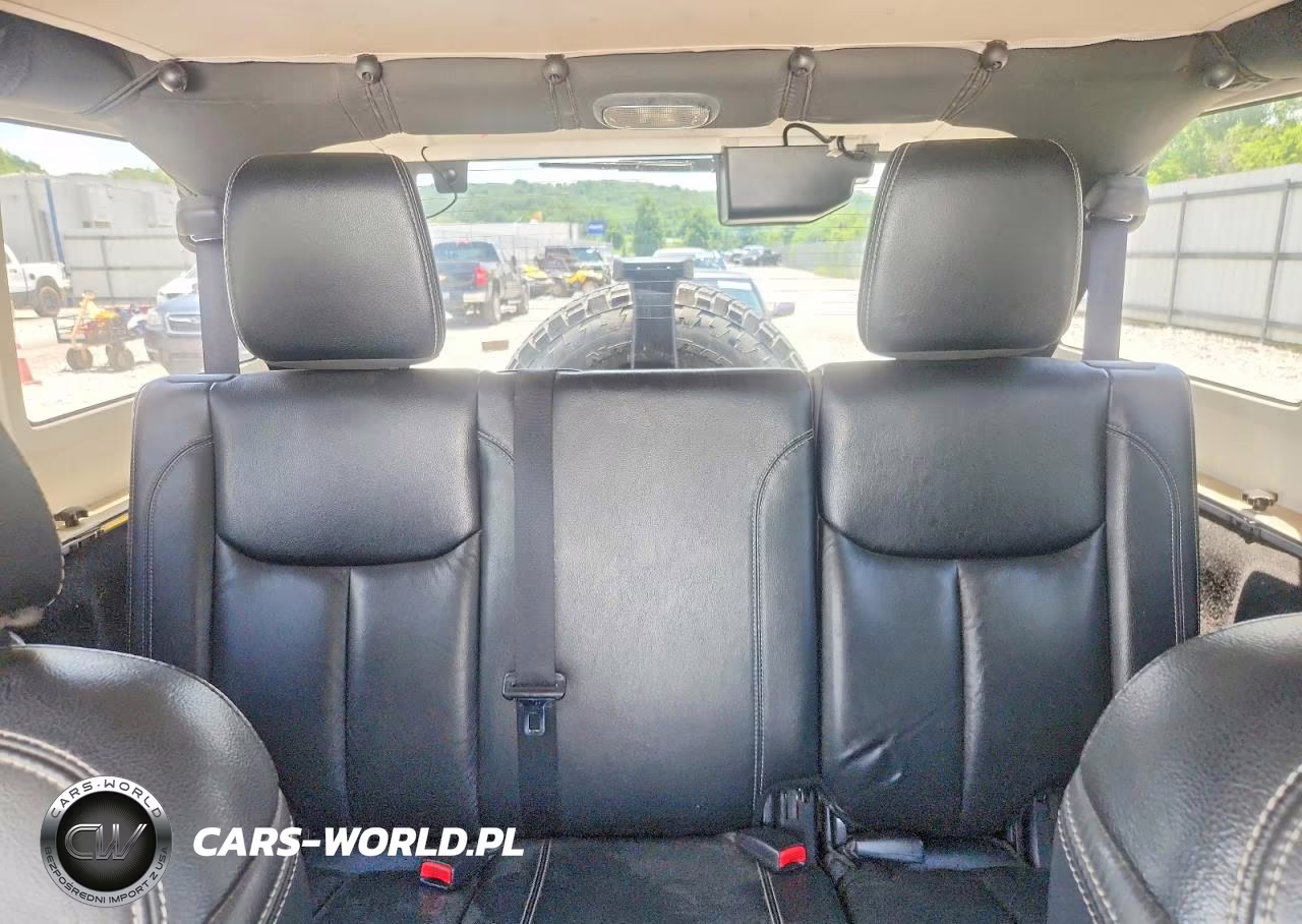 2015 Jeep Wrangler Unlimited Sahara VIN:1C4HJWEG2FL707004 - 10