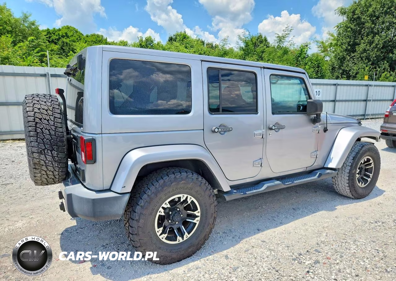 2015 Jeep Wrangler Unlimited Sahara VIN:1C4HJWEG2FL707004 - 3