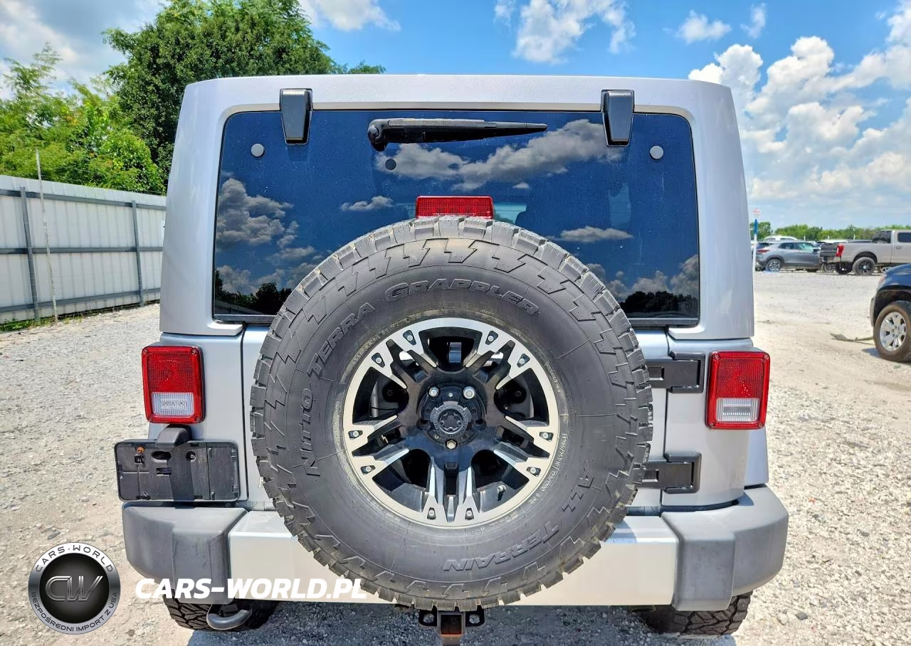 2015 Jeep Wrangler Unlimited Sahara VIN:1C4HJWEG2FL707004 - 6