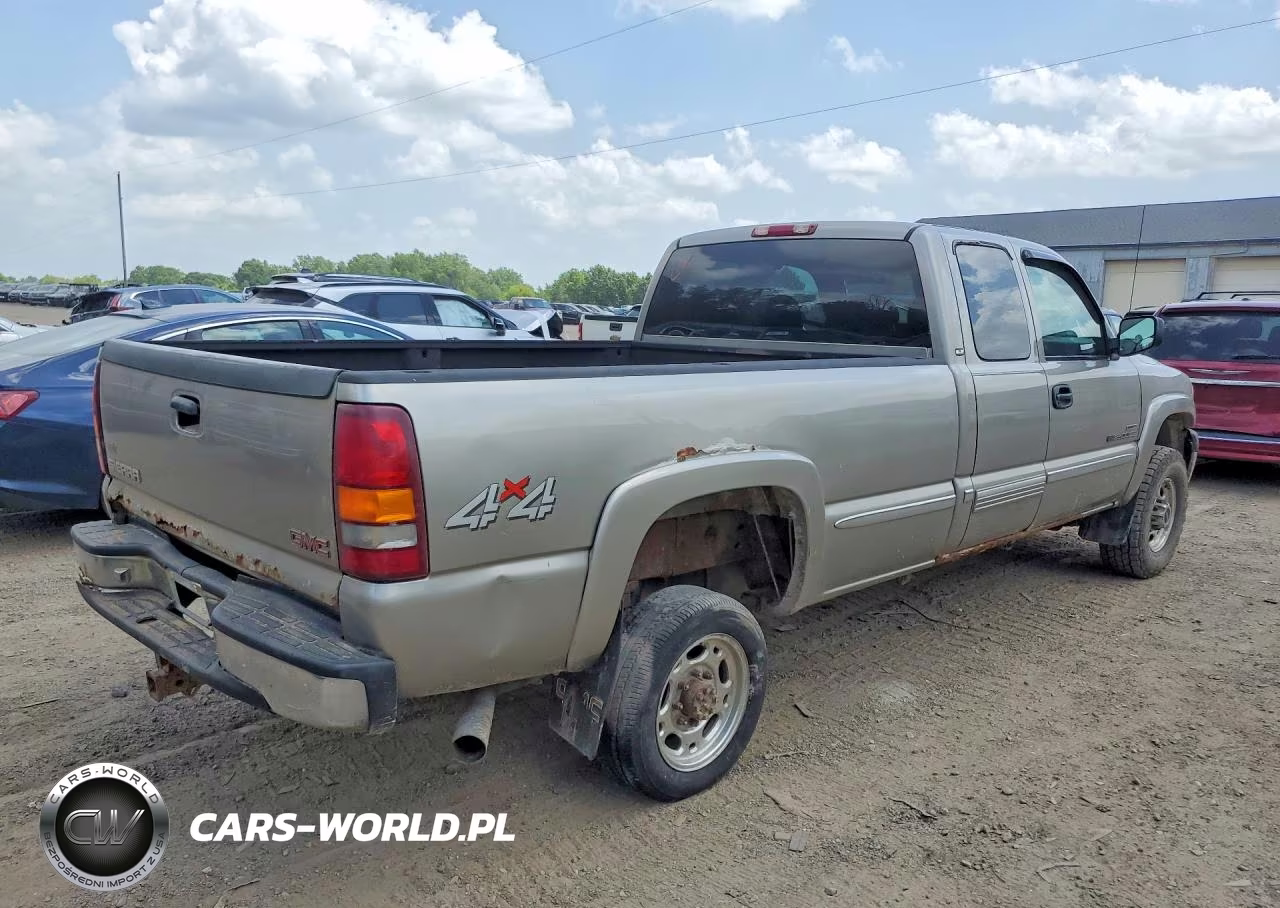 2002 GMC Sierra K2500 Heavy Duty VIN:1GTHK29102E107785 - 3