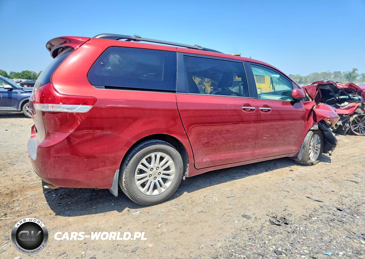 2012 Toyota Sienna Xle 8-Passenger VIN:5TDYK3DC5CS195582 - 3