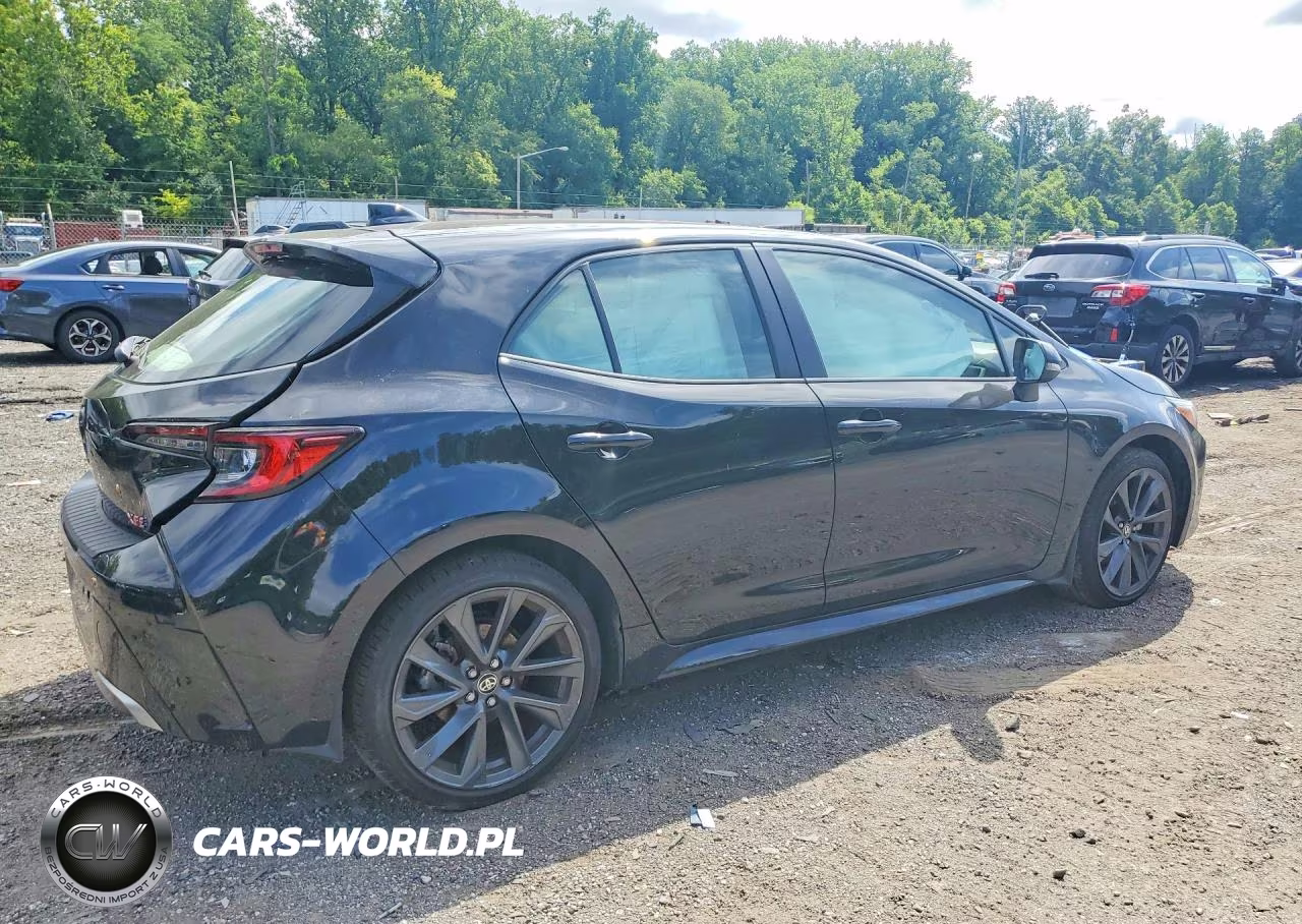 2026 Toyota Corolla Xse VIN:JTNC4MBE9T3255679 - 3