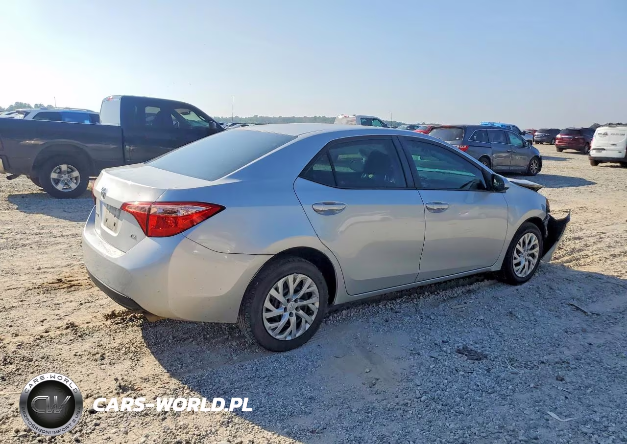 2019 Toyota Corolla Le VIN:5YFBURHE6KP871303 - 3