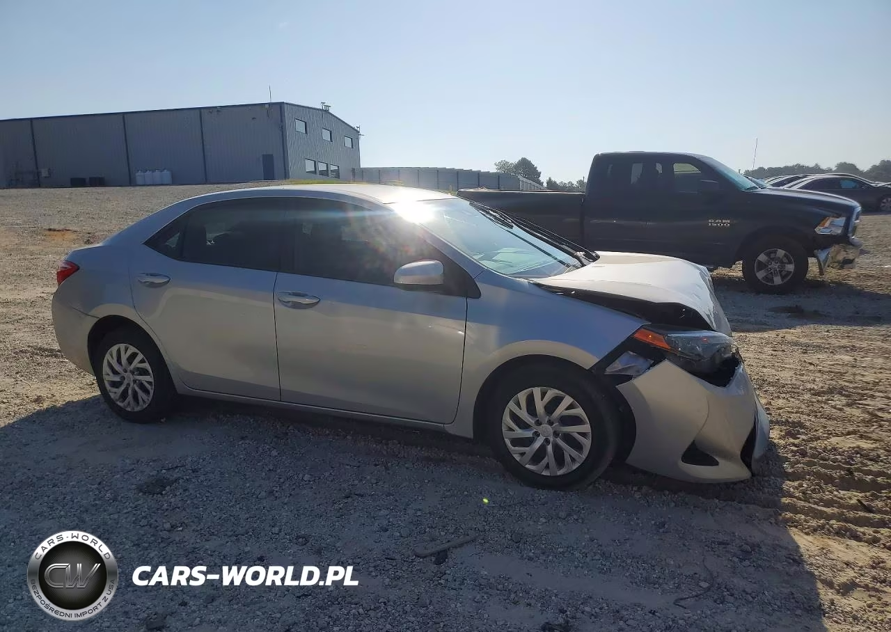 2019 Toyota Corolla Le VIN:5YFBURHE6KP871303 - 4