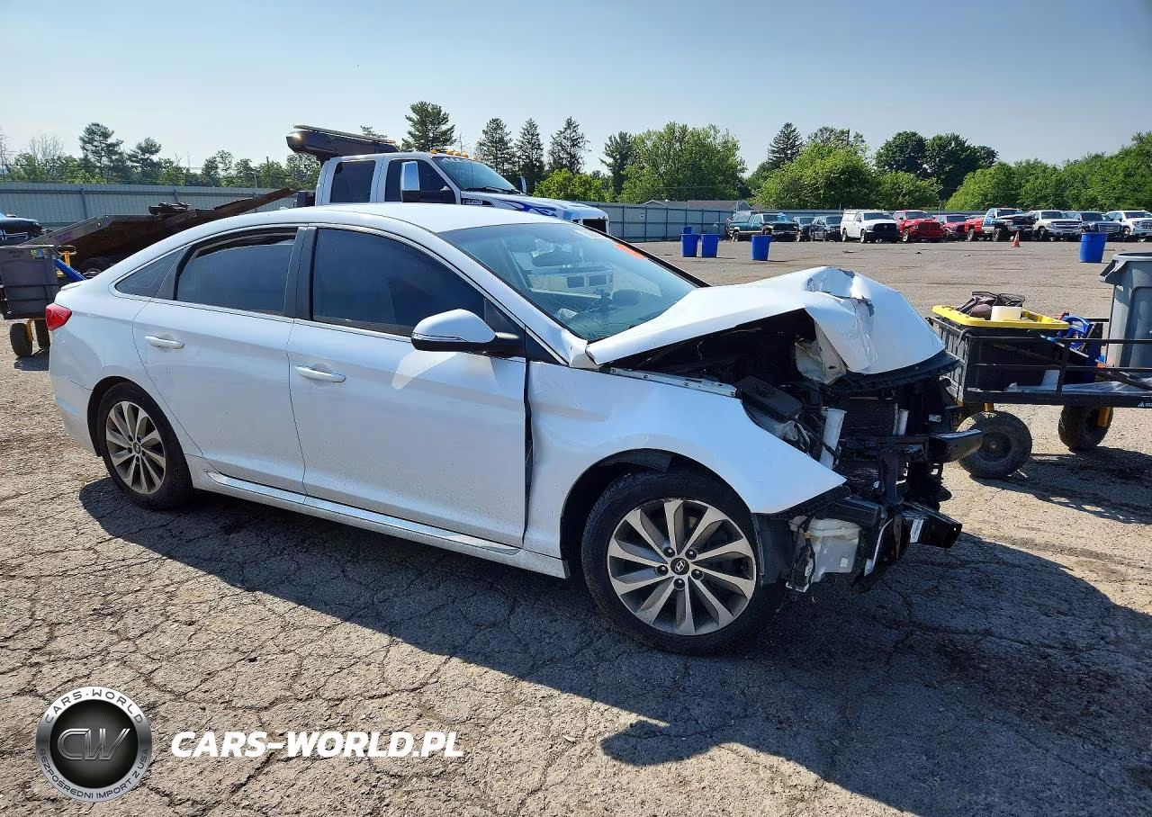 2015 Hyundai Sonata Sport VIN:5NPE34AF6FH059038 - 4