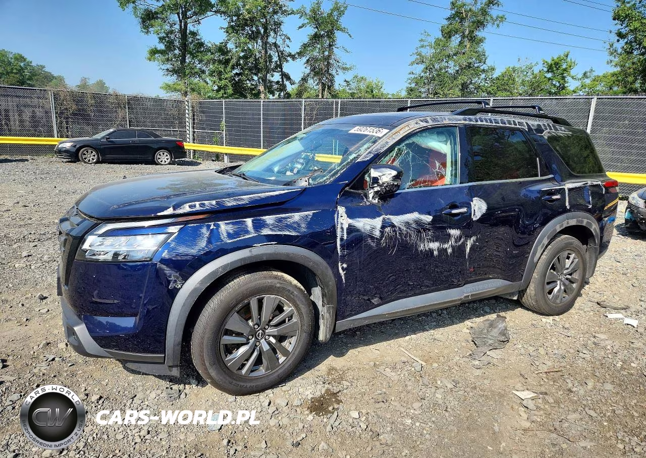 2022 Nissan Pathfinder Sv