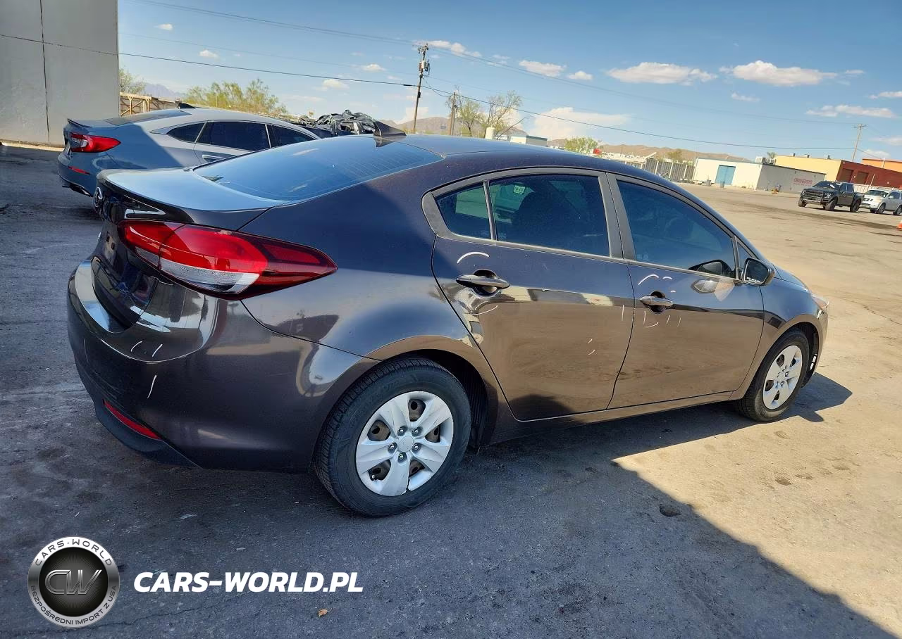 2018 Kia Forte Lx VIN:3KPFL4A71JE180926 - 3