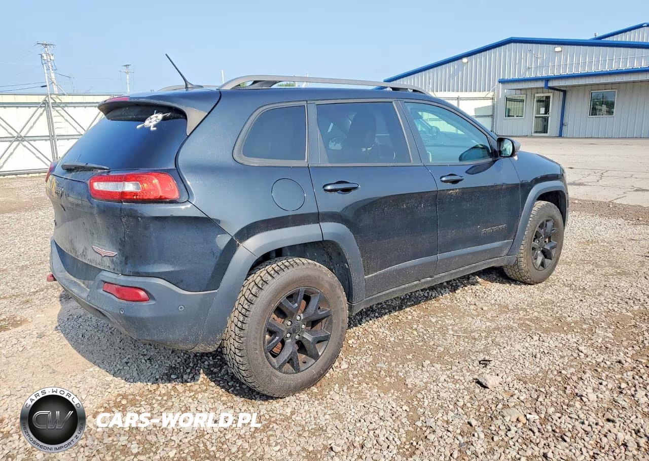 2015 Jeep Cherokee Trailhawk VIN:1C4PJMBSXFW639834 - 3