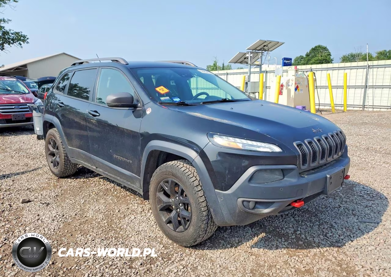 2015 Jeep Cherokee Trailhawk VIN:1C4PJMBSXFW639834 - 4