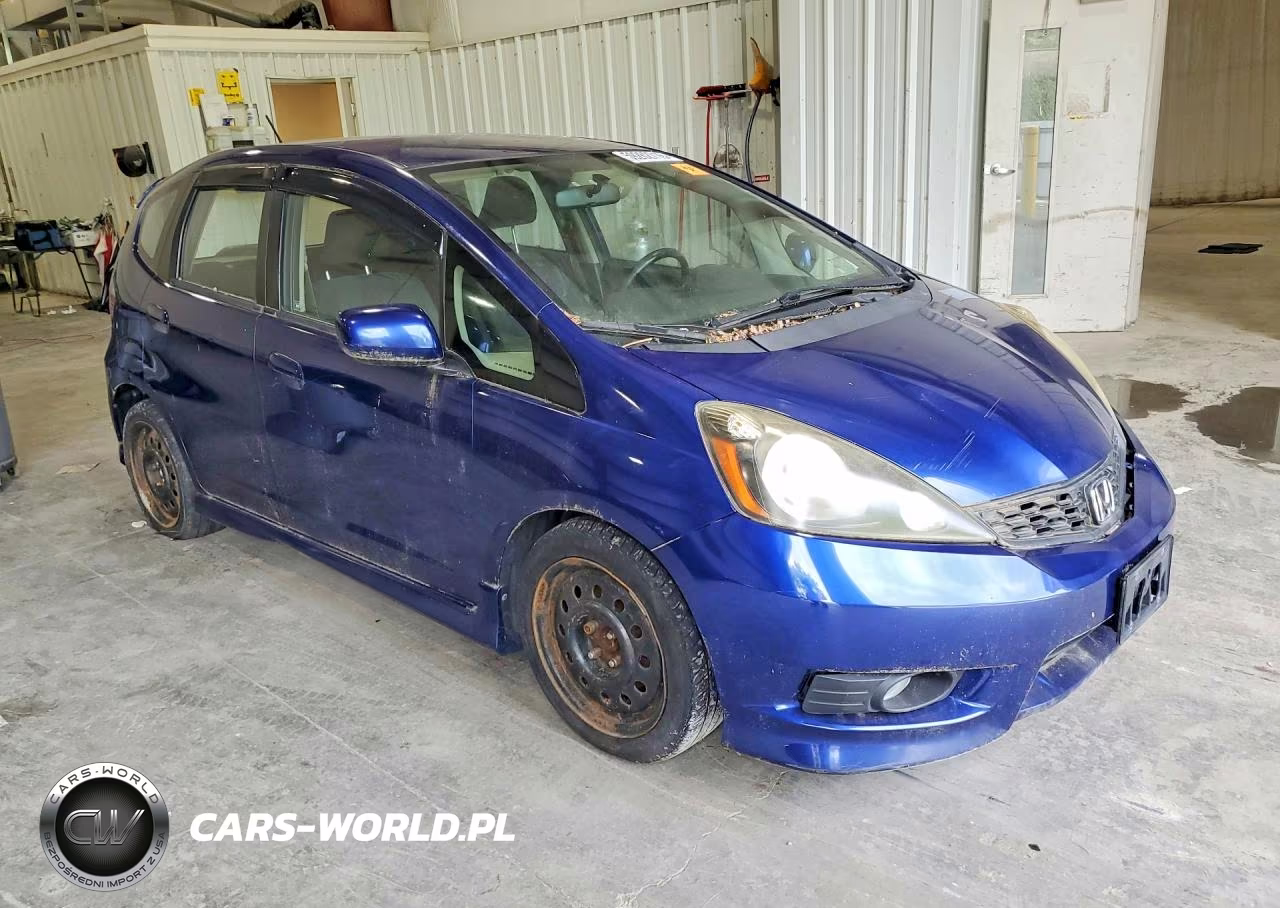 2013 Honda Fit Sport VIN:JHMGE8H56DC019010 - 4