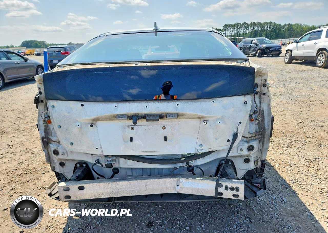 2017 Toyota Prius VIN:JTDKARFU8H3047582 - 6