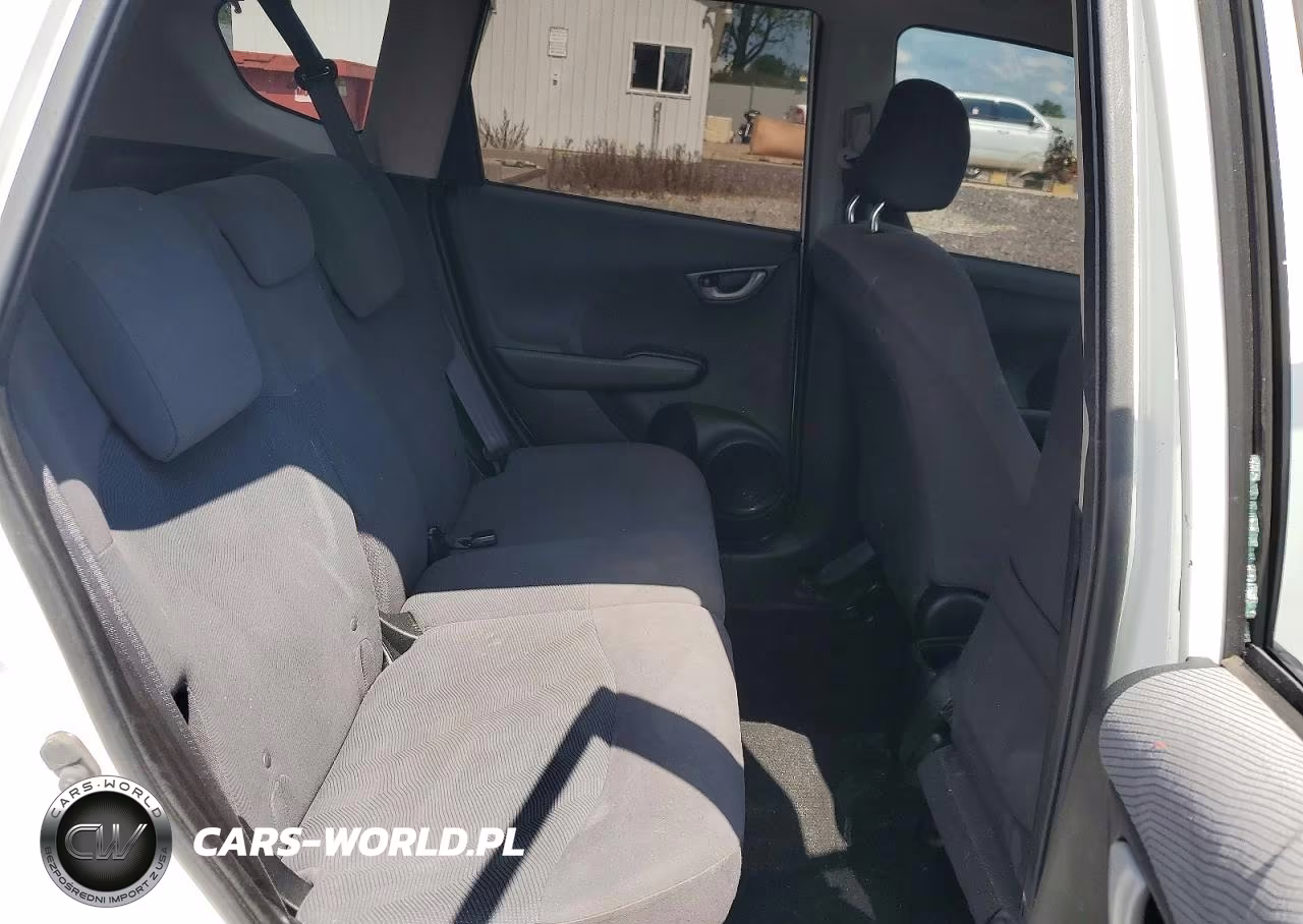 2012 Honda Fit VIN:JHMGE8H3XCC033957 - 10