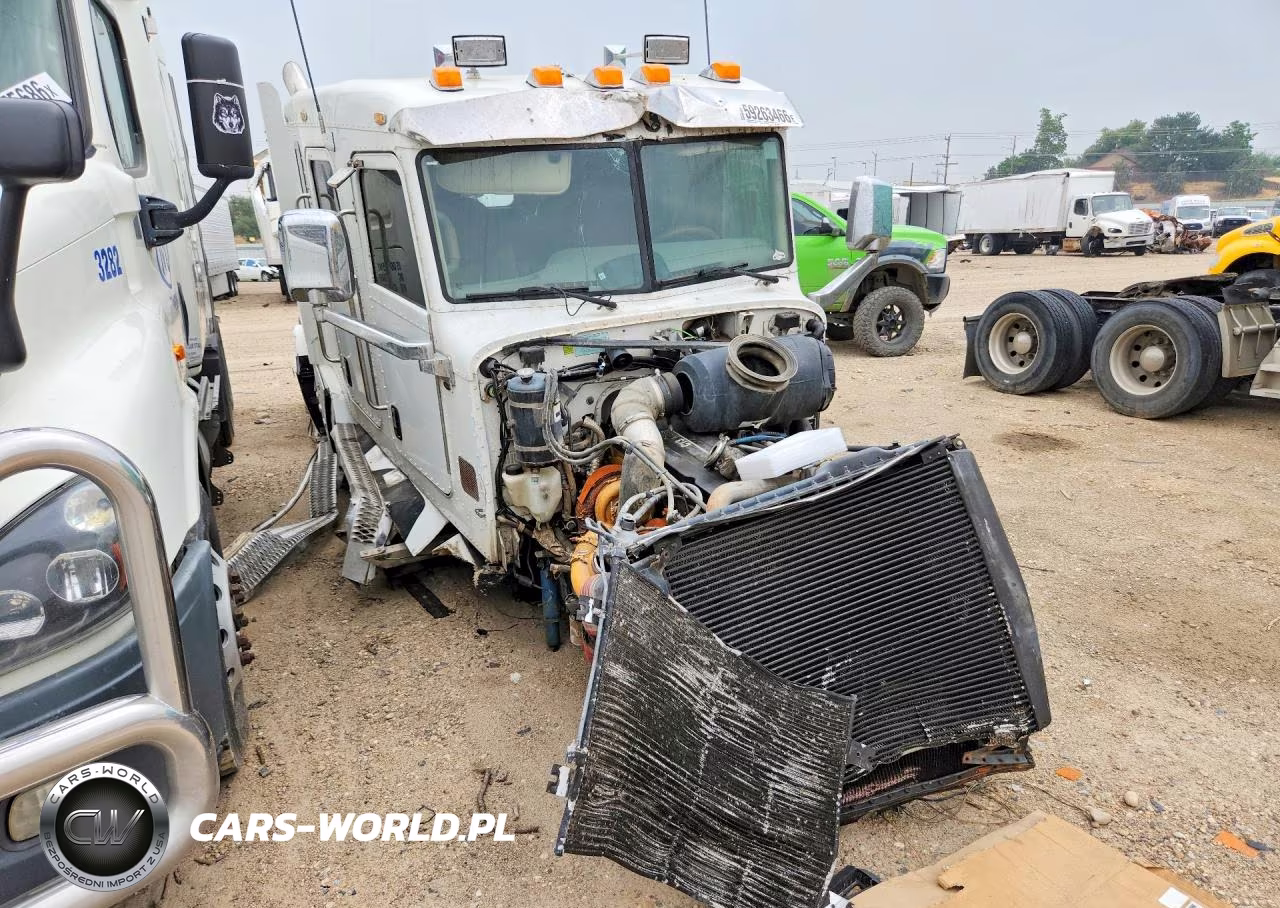 2006 Peterbilt 385 Semi Truck VIN:1NPGHU7X16D652847 - 4
