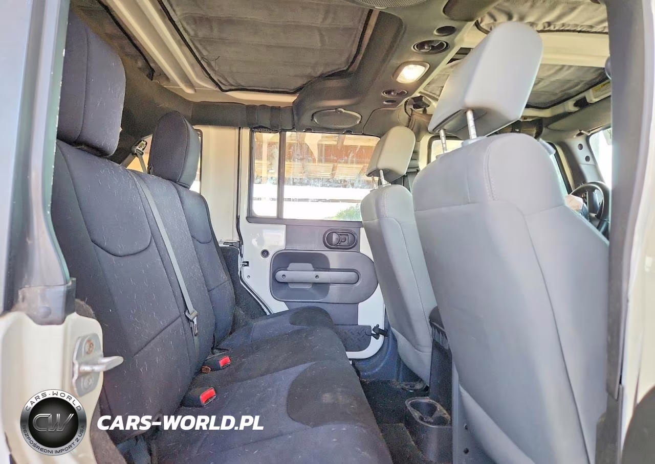2009 Jeep Wrangler Unlimited X VIN:1J8GA39119L711865 - 10
