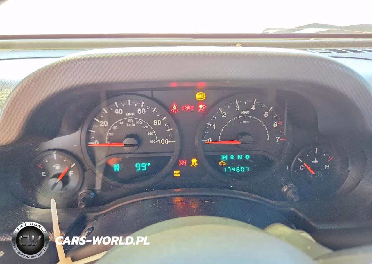 2009 Jeep Wrangler Unlimited X VIN:1J8GA39119L711865 - 9