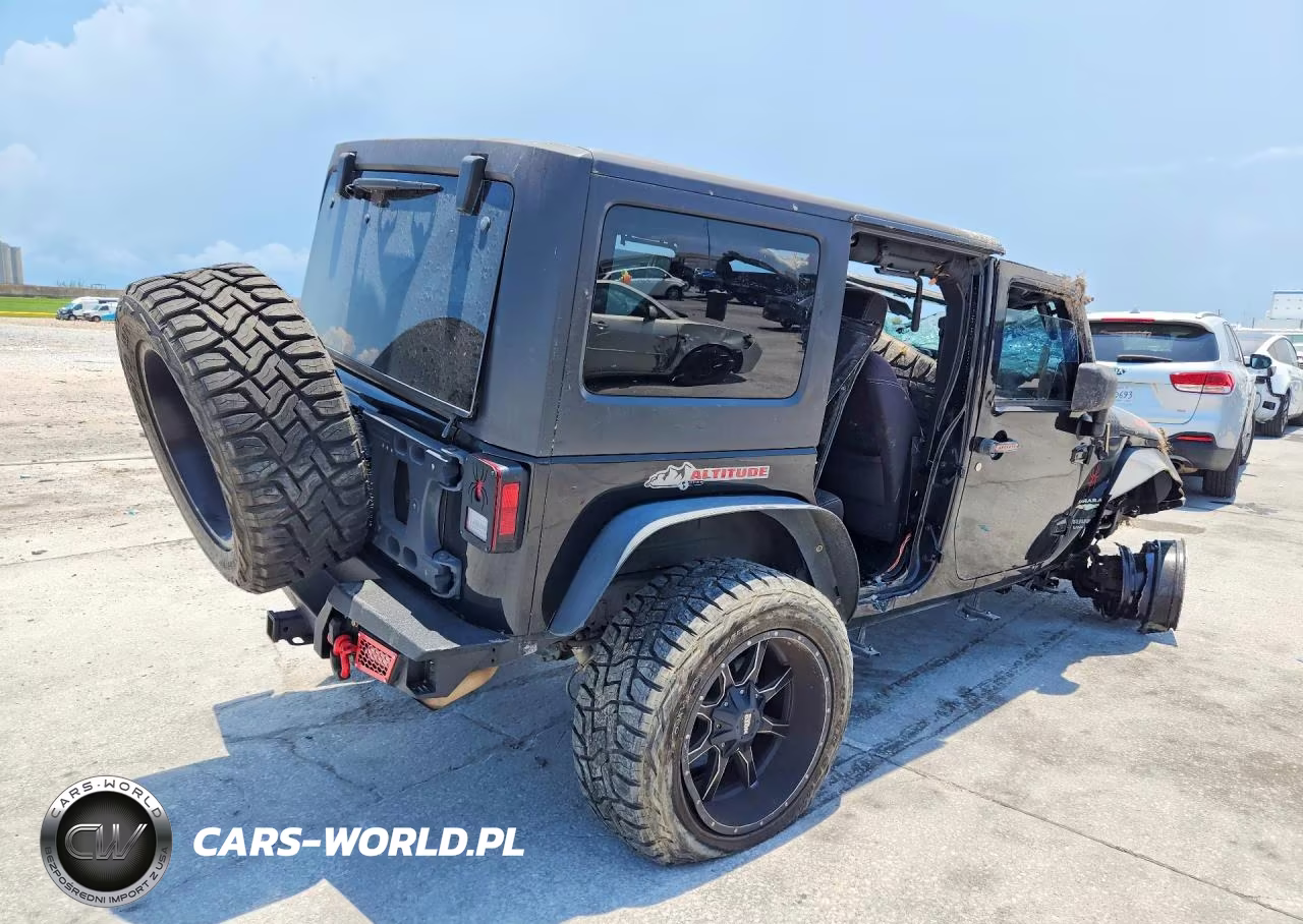 2014 Jeep Wrangler Unlimited Sahara VIN:1C4BJWEG5EL197848 - 3