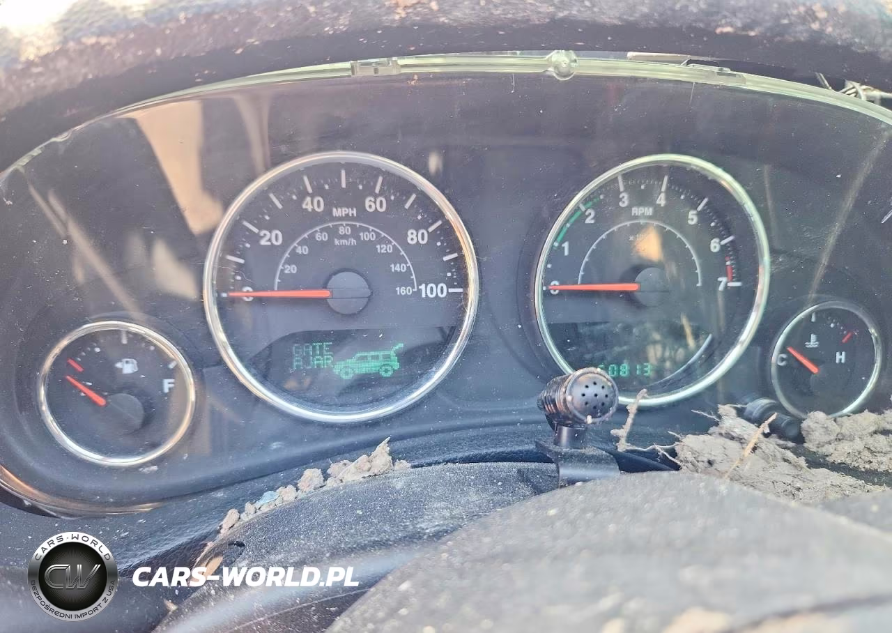 2014 Jeep Wrangler Unlimited Sahara VIN:1C4BJWEG5EL197848 - 9