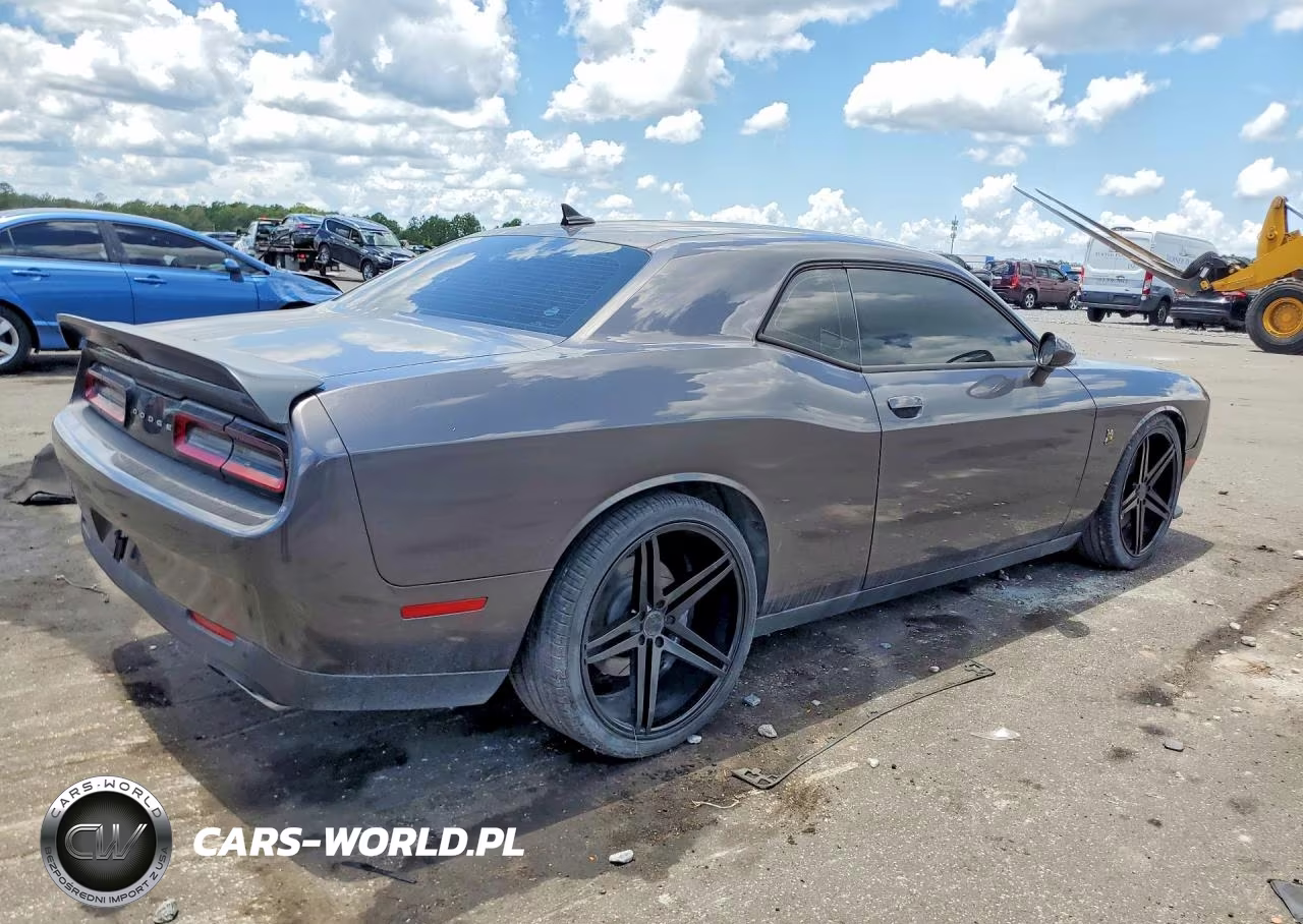 2019 Dodge Challenger R-T Scat Pack VIN:2C3CDZFJ9KH719479 - 3