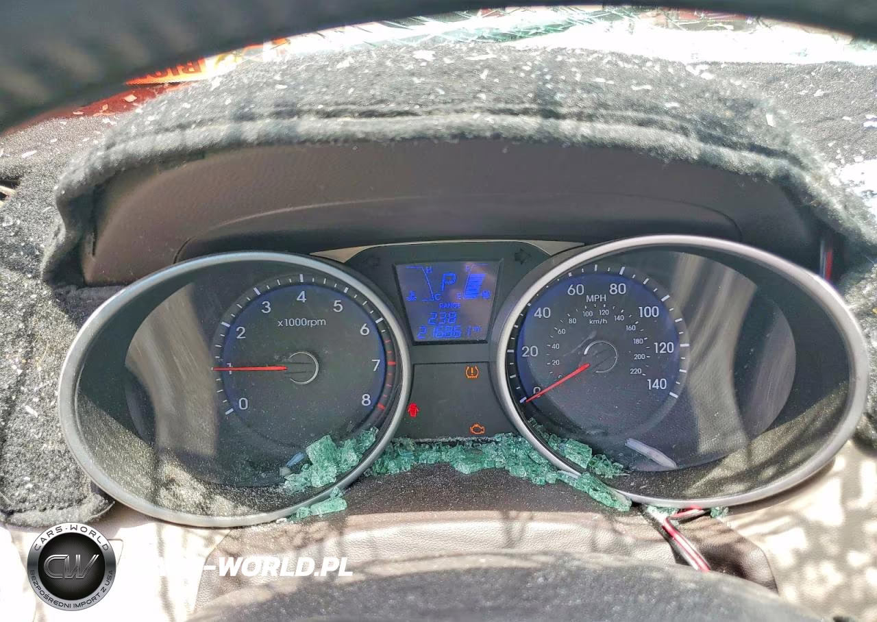 2012 Hyundai Tucson Limited VIN:KM8JU3AC4CU498442 - 9