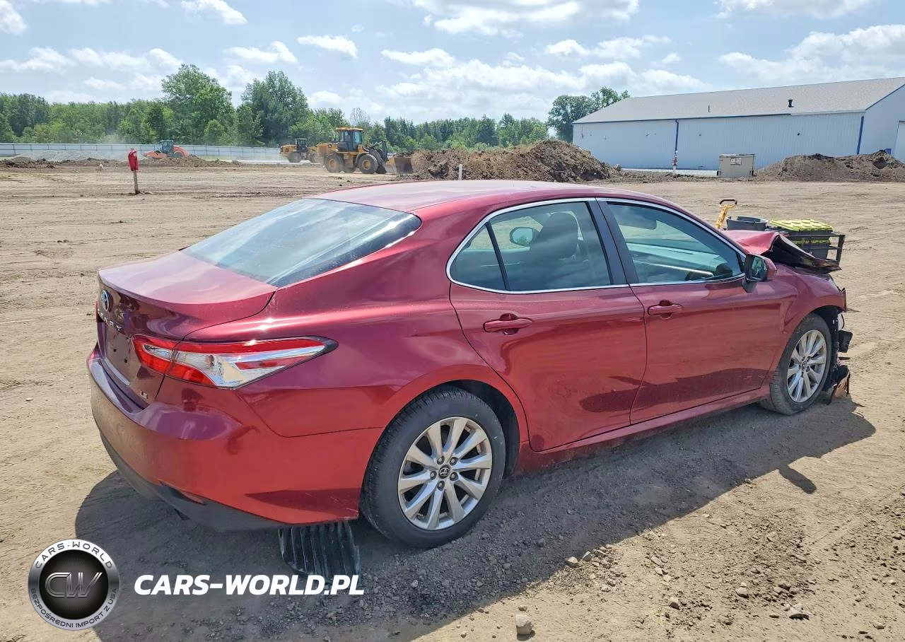 2018 Toyota Camry Le VIN:4T1B11HK2JU535855 - 3