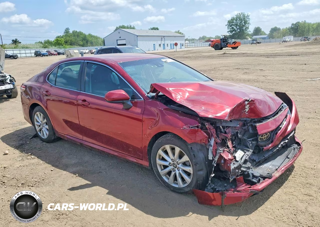 2018 Toyota Camry Le VIN:4T1B11HK2JU535855 - 4