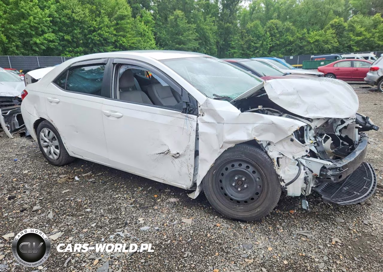 2015 Toyota Corolla Le VIN:2T1BURHE5FC469150 - 4