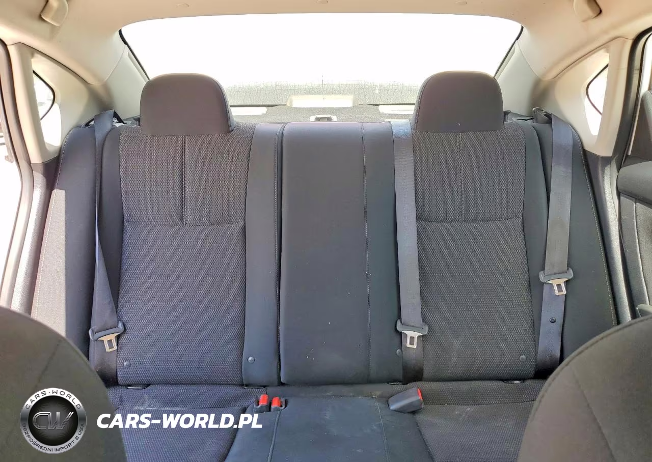 2018 Nissan Sentra S VIN:3N1AB7AP7JY236027 - 10