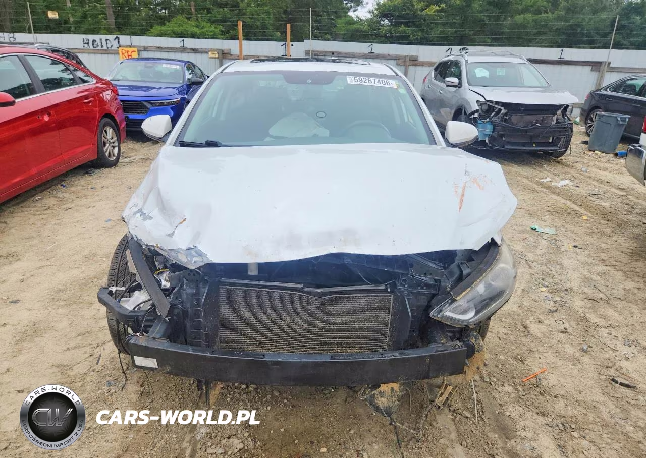 2018 Hyundai Elantra Value Edition VIN:5NPD84LF4JH315941 - 5