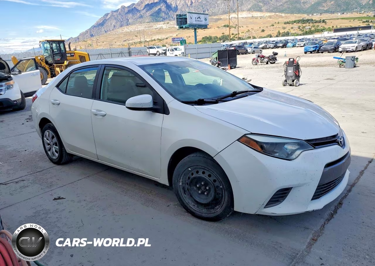 2016 Toyota Corolla Le VIN:2T1BURHE3GC676816 - 4