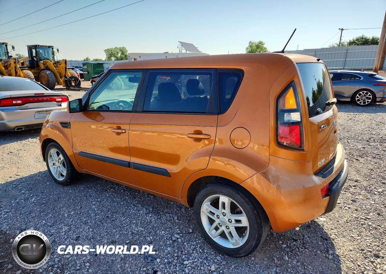 2011 Kia Soul + VIN:KNDJT2A26B7304208 - 2
