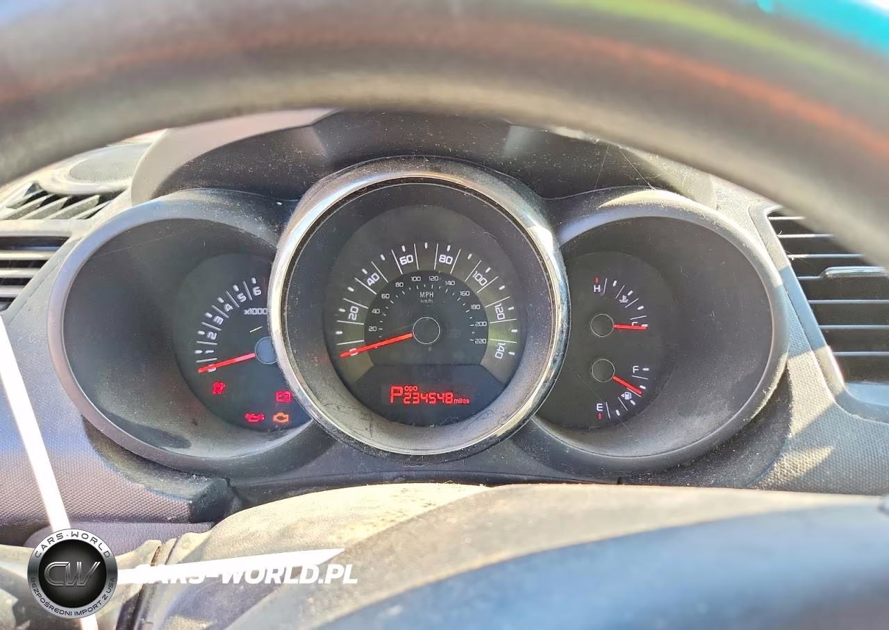 2011 Kia Soul + VIN:KNDJT2A26B7304208 - 9