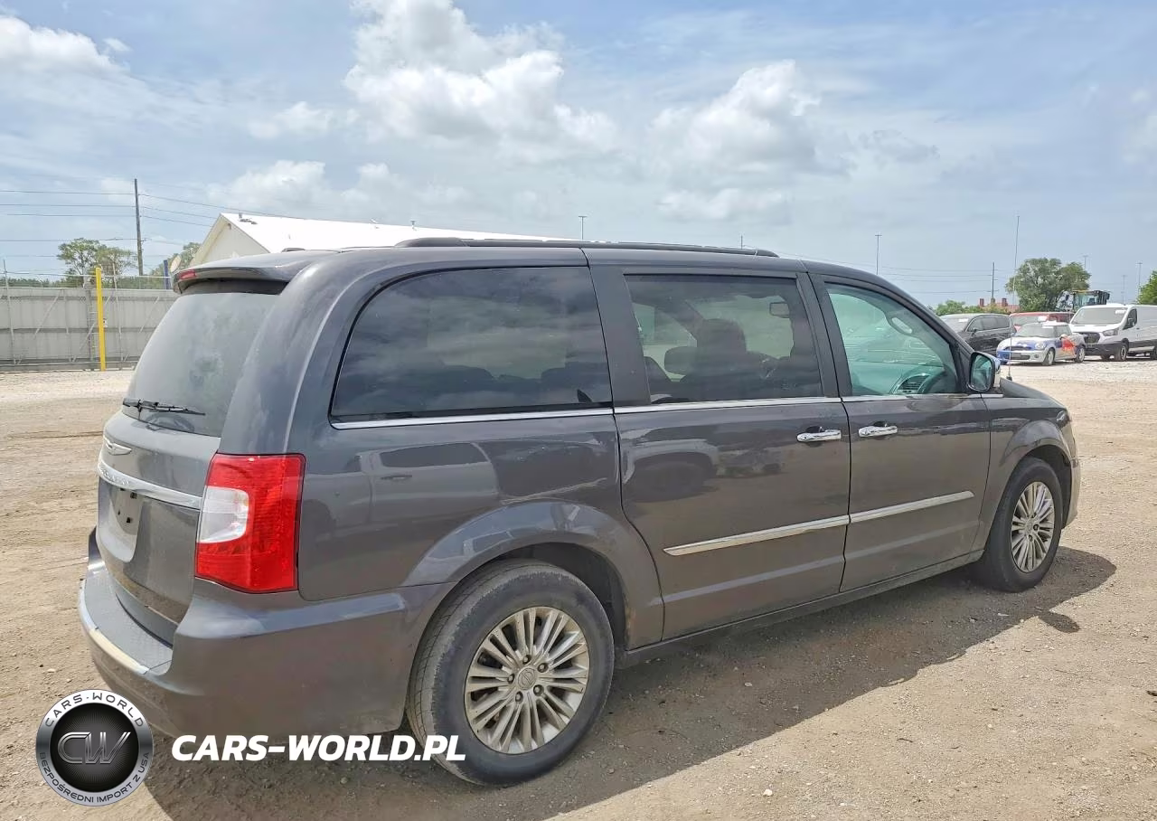 2015 Chrysler Town & Country Touring L VIN:2C4RC1CG1FR572965 - 3