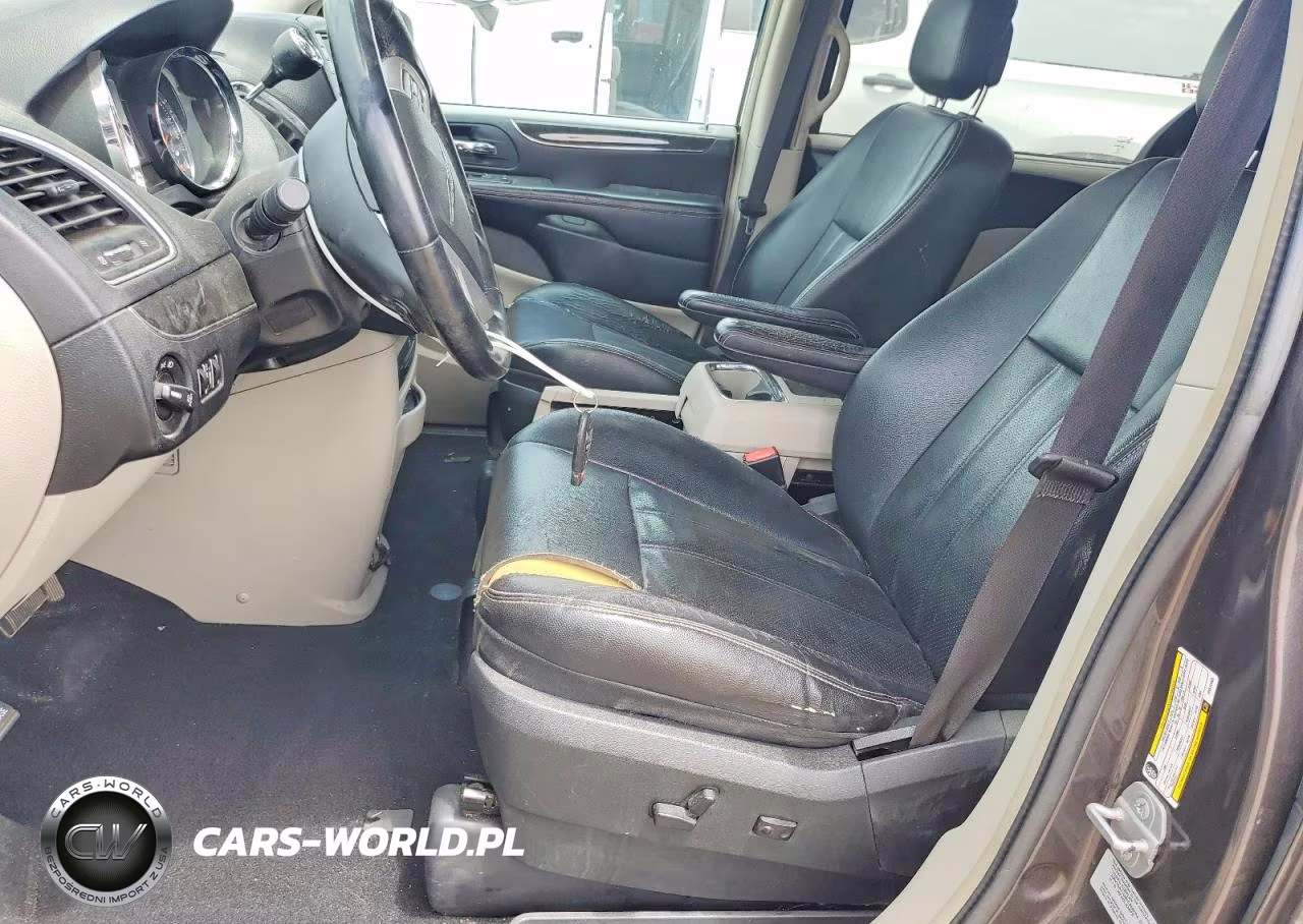 2015 Chrysler Town & Country Touring L VIN:2C4RC1CG1FR572965 - 7