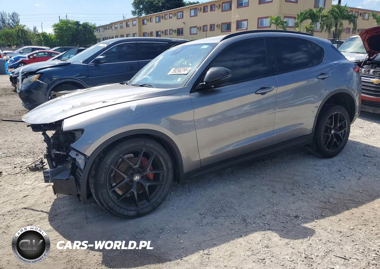 2020 Alfa Romeo Stelvio – zdjęcie 1 z 12