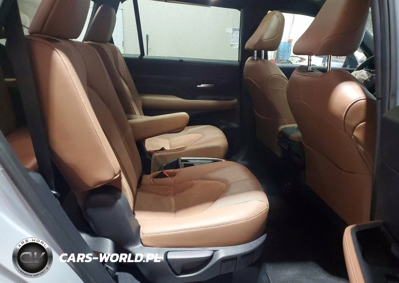 2025 Toyota Grand Highlander Hybrid Max Platinum VIN:5TDADAB50SS023477 - 11
